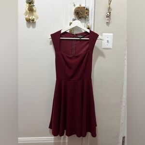 Elegant Burgundy Sleeveless Dress
